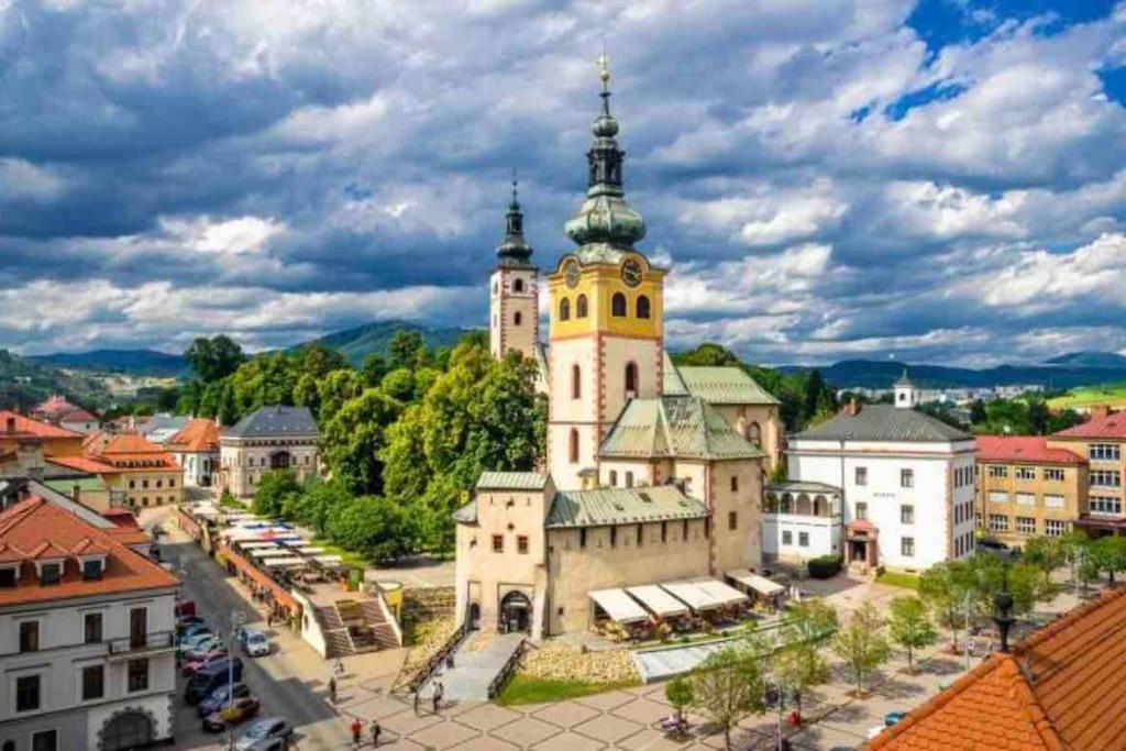 Priestranny 3 Izb. Apartman V Centre S Parkovanim. Banská Bystrica Exteriör bild