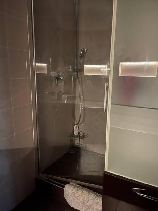 Priestranny 3 Izb. Apartman V Centre S Parkovanim. Banská Bystrica Exteriör bild