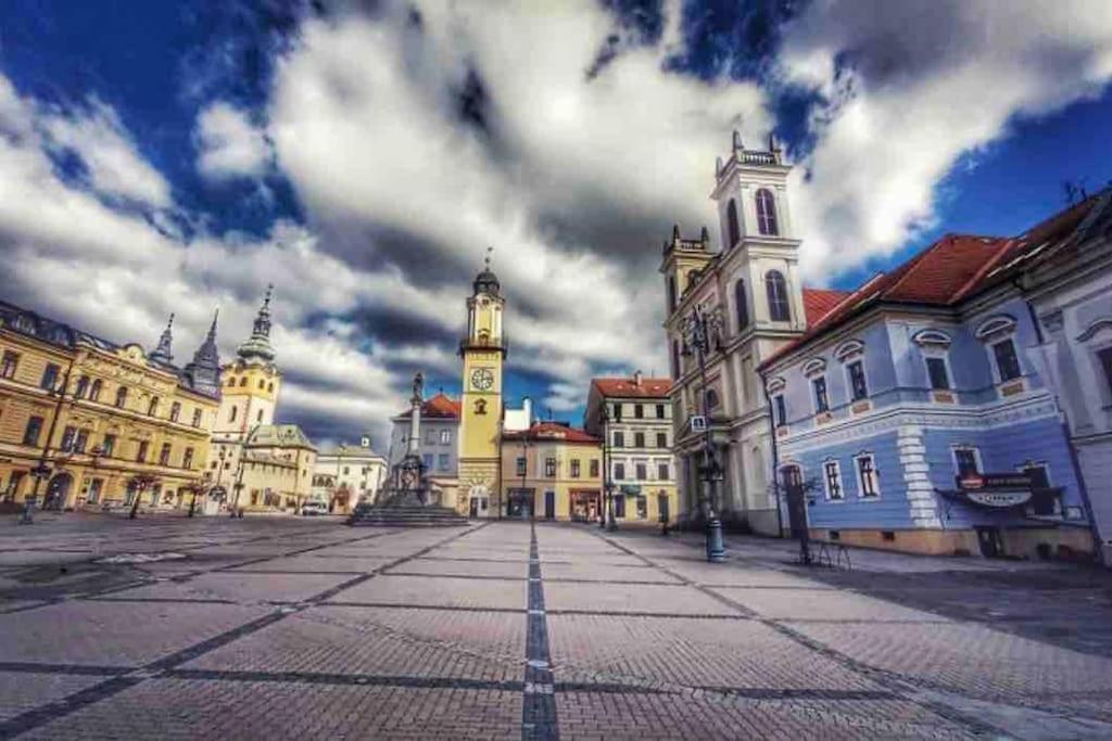 Priestranny 3 Izb. Apartman V Centre S Parkovanim. Banská Bystrica Exteriör bild